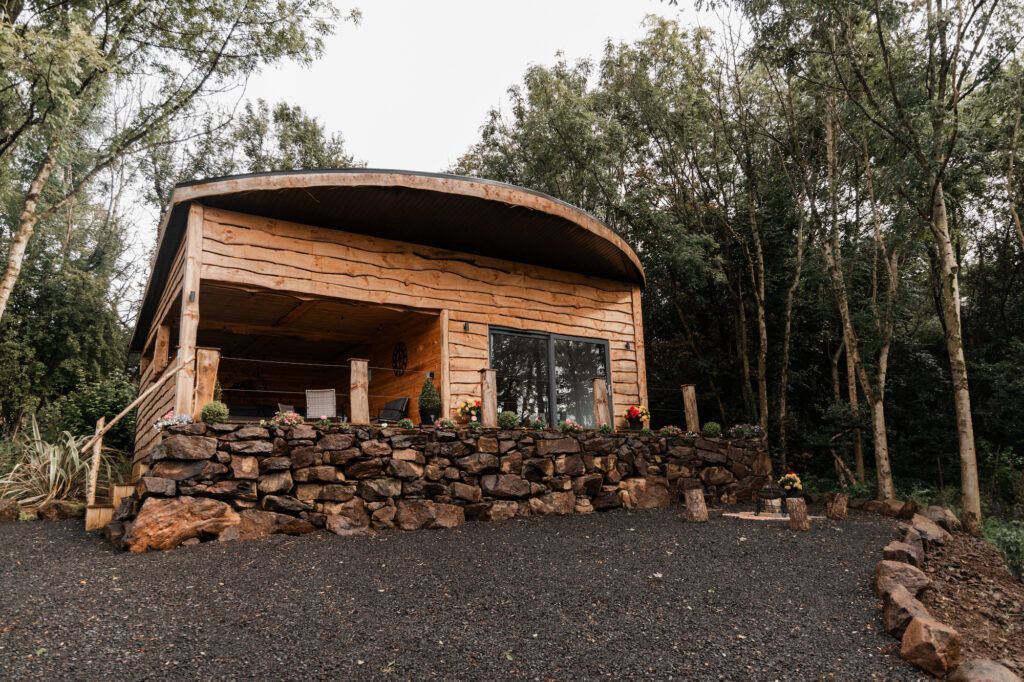 Needing to escape the hustle and bustle of daily life for a bit, why not check out Sunset Glamping - they offer luxurious glamping pods with private hot tubs, perfectly located to enjoy spectacular sunsets over the Sperrin mountains! 🏔🏕 More info here: buff.ly/49kp9gS