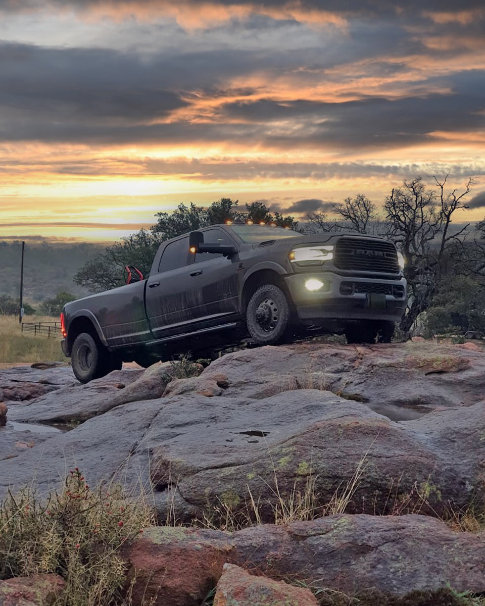 Level up.​
​
#RamTrucks #RamBigHorn
​
📸: Hector C.
