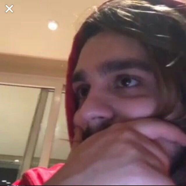 SededeLuan's tweet photo. quando a pessoa começa a falar mal do luan na minha frente e eu fico me segurando pra não descer a mão na cara da pessoa. https://t.co/eyUDwmwyC0