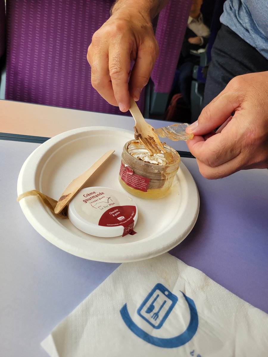 Found a shard of a broken jar in the pear/chocolate crème gourmand on TGV from Avignon to Paris. Thierry Marx & @inOUI  might want to check your quality and batches. 
#qualitycontrol #foodfail