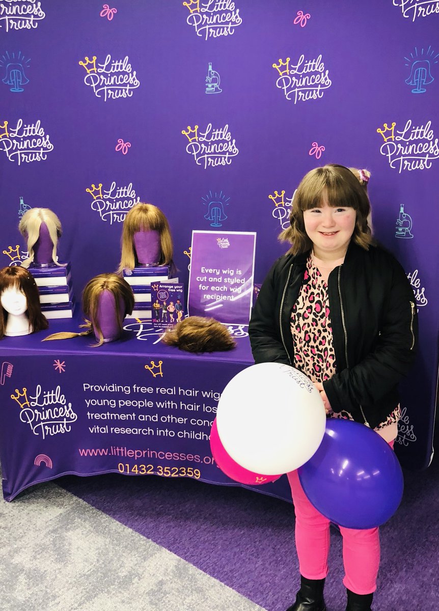 Lovely Emma has joined our family of SuperHairoes by donating her long locks to LPT 🥰 Raising £1,122 alongside her hair donation, Emma also visited us here at our HQ to hand over her locks! If you want to get involved in our mission, click here 💜👉 ow.ly/80sN50RhV0Q