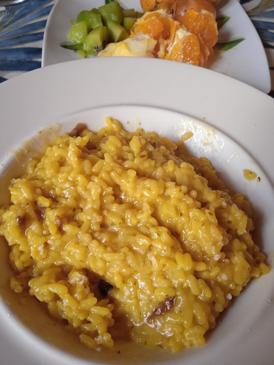 @TraceyKleber @grubbymealkits @Heura Risotto con funghi e zafferano.