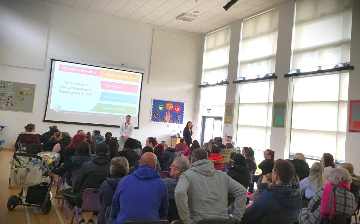 Bobby from @OPAL_CIC discussed the importance of excellent play for children with our parents this afternoon. It was lovely to see so many parents in school and now enjoying some OPAL with their children outside!