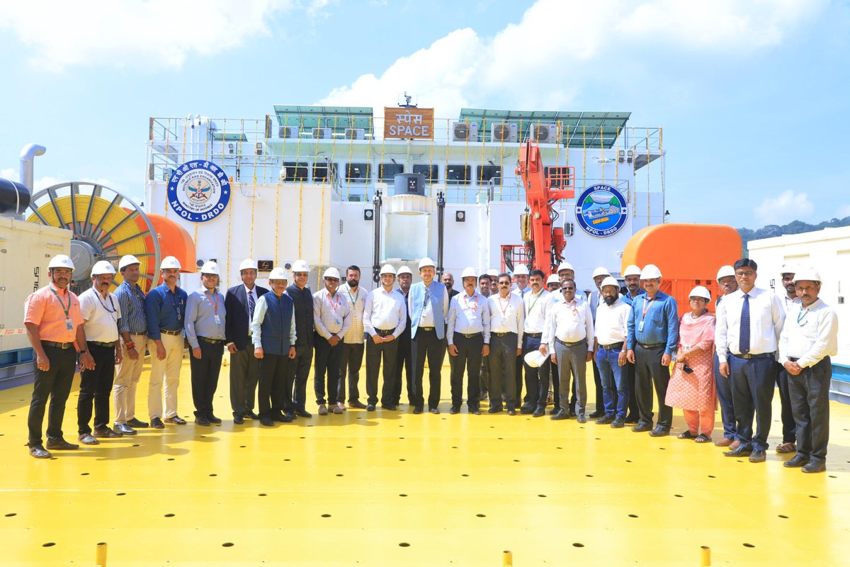 Chairman @DRDO_India Dr. Samir V Kamat inaugurates state-of-the-art Submersible Platform for Acoustic Characterisation and Evaluation @ Underwater Acoustic Research Facility, Kulamavu, Kerala. A key hub for testing sonar systems for the @indiannavy. More: pib.gov.in/PressReleasePa…