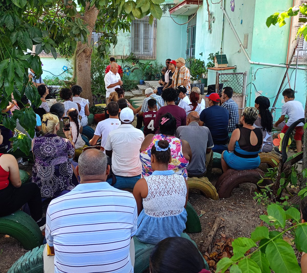 GHNordelo5's tweet photo. En Guanabacoa visitamos el aula ecológica del Huerto Garabato, perteneciente al proyecto comunitario Granjita Feliz, cuyos promotores realizan una hermosa labor. #Cuba #CDRCuba #CultivaTuPedacito https://t.co/ZGwDssVOnk