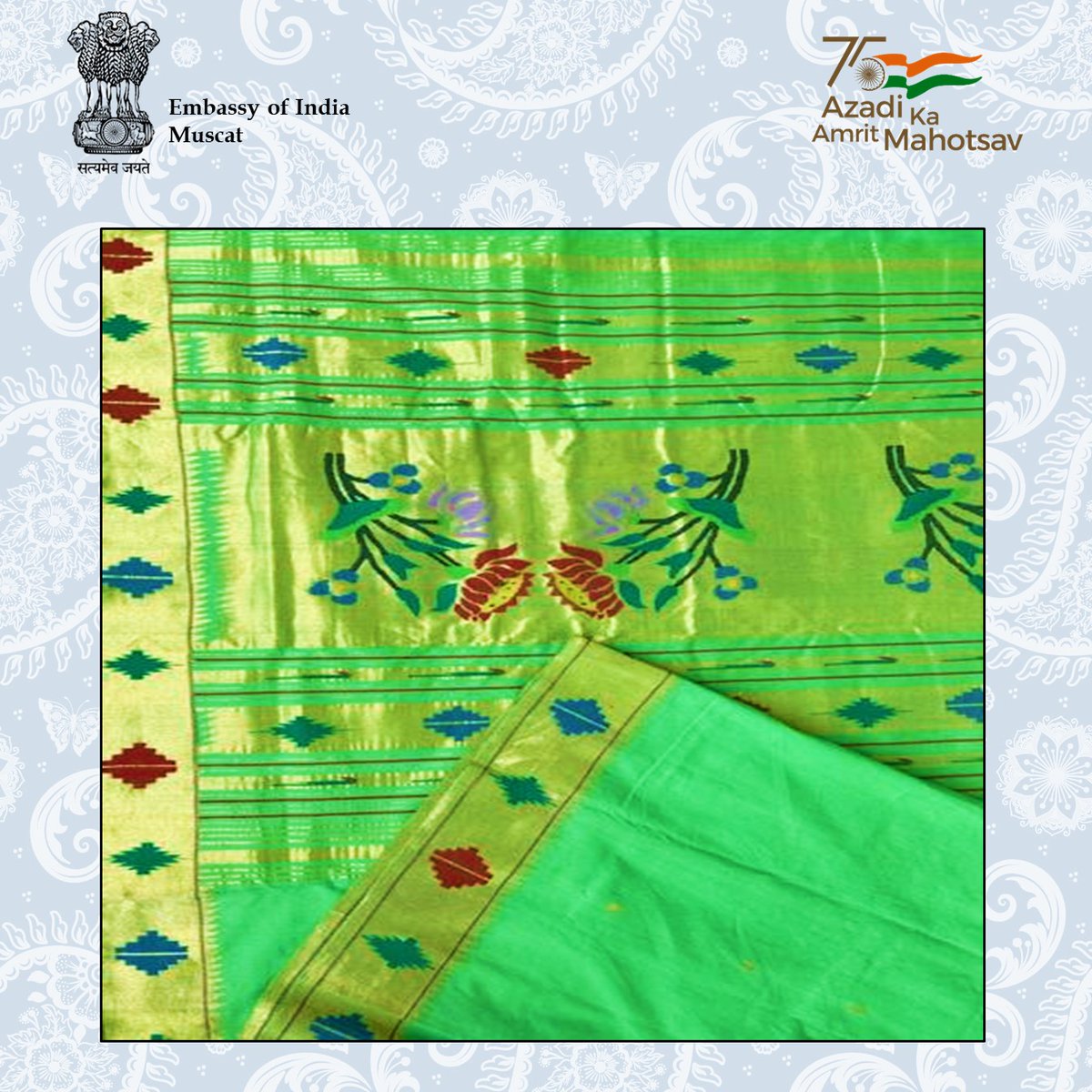 #IndiaStories

The glorious #Panja weaves come from the heart of #Haryana & get their name from the claw-like tool that is used. This vertical frame of weaving is commonly used to make rugs & sweaters using wool or cotton. The yarns are dyed & woven to perfection by the weavers.