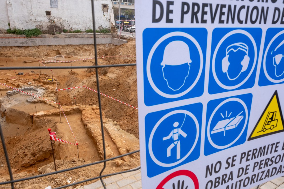 Cadiz_es's tweet photo. 🔵 El informe arqueológico de #Procasa determina que los restos arqueológicos de Marqués de Coprani corresponden a una necrópolis romana
Más info aquí
https://t.co/X0bVrFaoM8 https://t.co/szIWbDgjw5