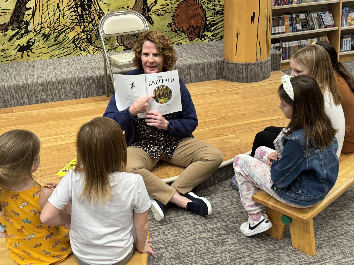 Last night our PTA sponsored Barnes & Noble night! 📚 Our Herbertsville teachers read stories to our children and families. Thank you to everyone supported our school last night! It was a great community event! 💚💛 @BrickSupt @Brick_K12