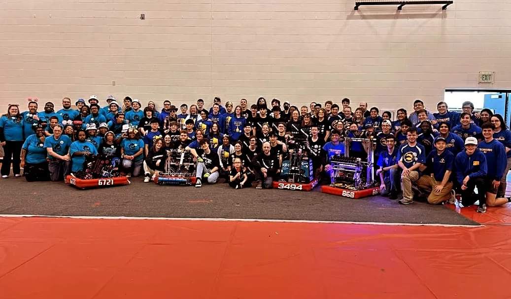 FRC6721's tweet photo. It was an absolute pleasure to join the Number 2 Alliance with our robot friends @TechHOUNDS868 @frc3494 and @olympusrobotics at State! #finfam @FIRSTINRobotics #omgrobots @TindleyCATAS https://t.co/QwKAvynuCo