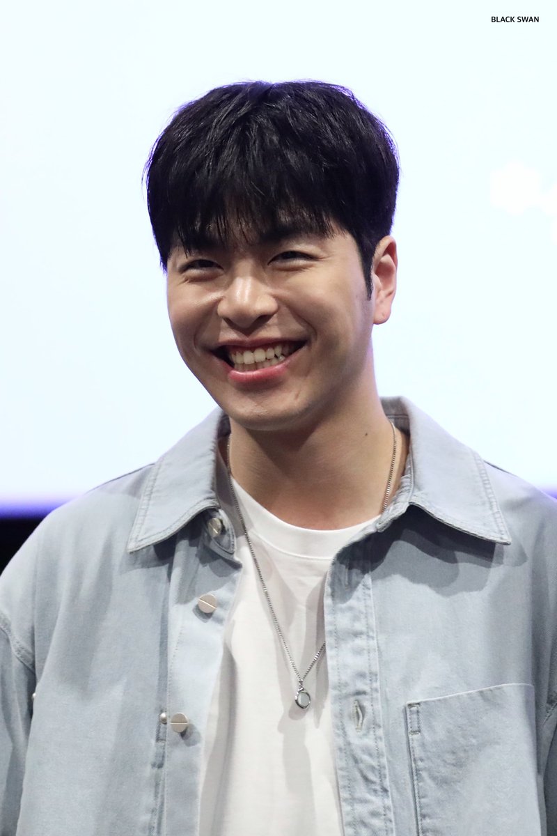 blackswan_0331's tweet photo. 240412 무대 인사🧡
구준회 배우님🙂‍↕️！
@tkwpcnfak  @JUNE_GOZARU_JP 
#구준회 #준회 #JUNE #ジュネ
 #iKON #아이콘 https://t.co/tpI3bZUUCg
