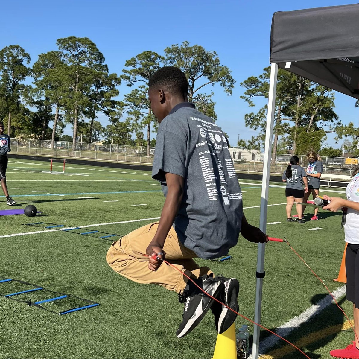 HealthyKidsCC's tweet photo. We also hosted our  #GoProgram with @IMS_Indians Participating in their Final Challenge Events – including 30 yard low and medium obstacles, fireman’s carry. It offers opportunities for middle school students to be active an involved even if not pursuing an organized school sport https://t.co/PbExImo4tb