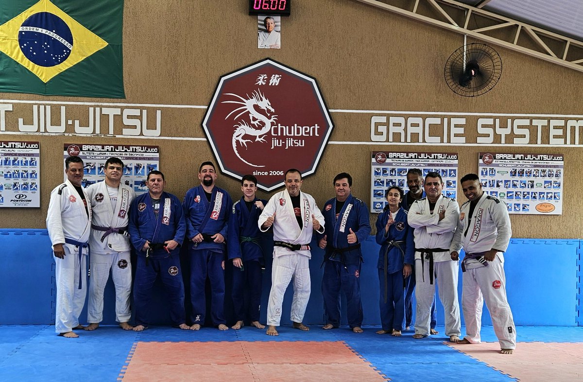 Treino da manhã de terça-feira dia 16/04/2024.
Schubert Jiu-Jitsu Curitiba Gracie System. 
Venha fazer uma aula experimental. Informações WhatsApp 41 99950-5026
#gratidaoJesus #jiujitsugracie #jiujitsucuritiba #jiujitsu #GracieJiujitsu #graciesystem #MarcosSchubert #Schubert