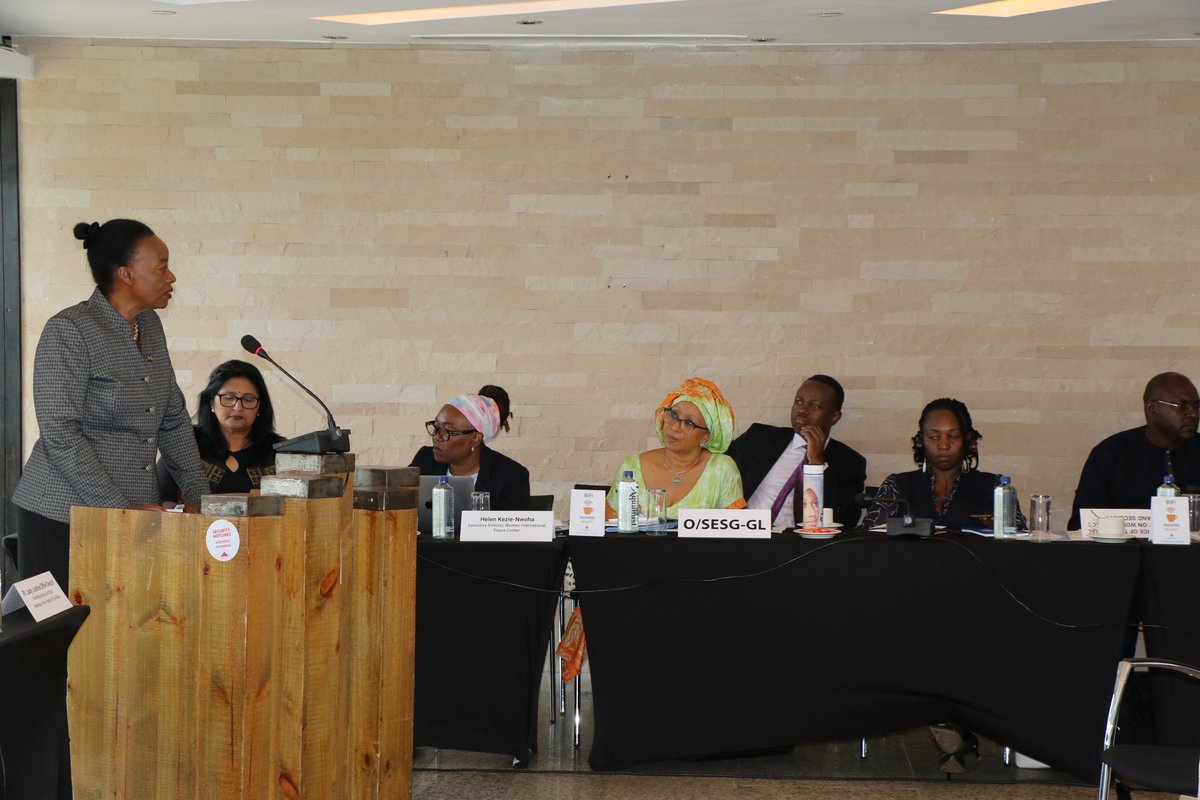.@UN Spec. Envoy for #GreatLakesAfrica, @huangxia16, chaired today a meeting on promoting the role of women in peace processes. Participants were women leaders, activists, experts from the signatory countries of the Peace, Sec. & Cooperation Framework for the DRC & the region.