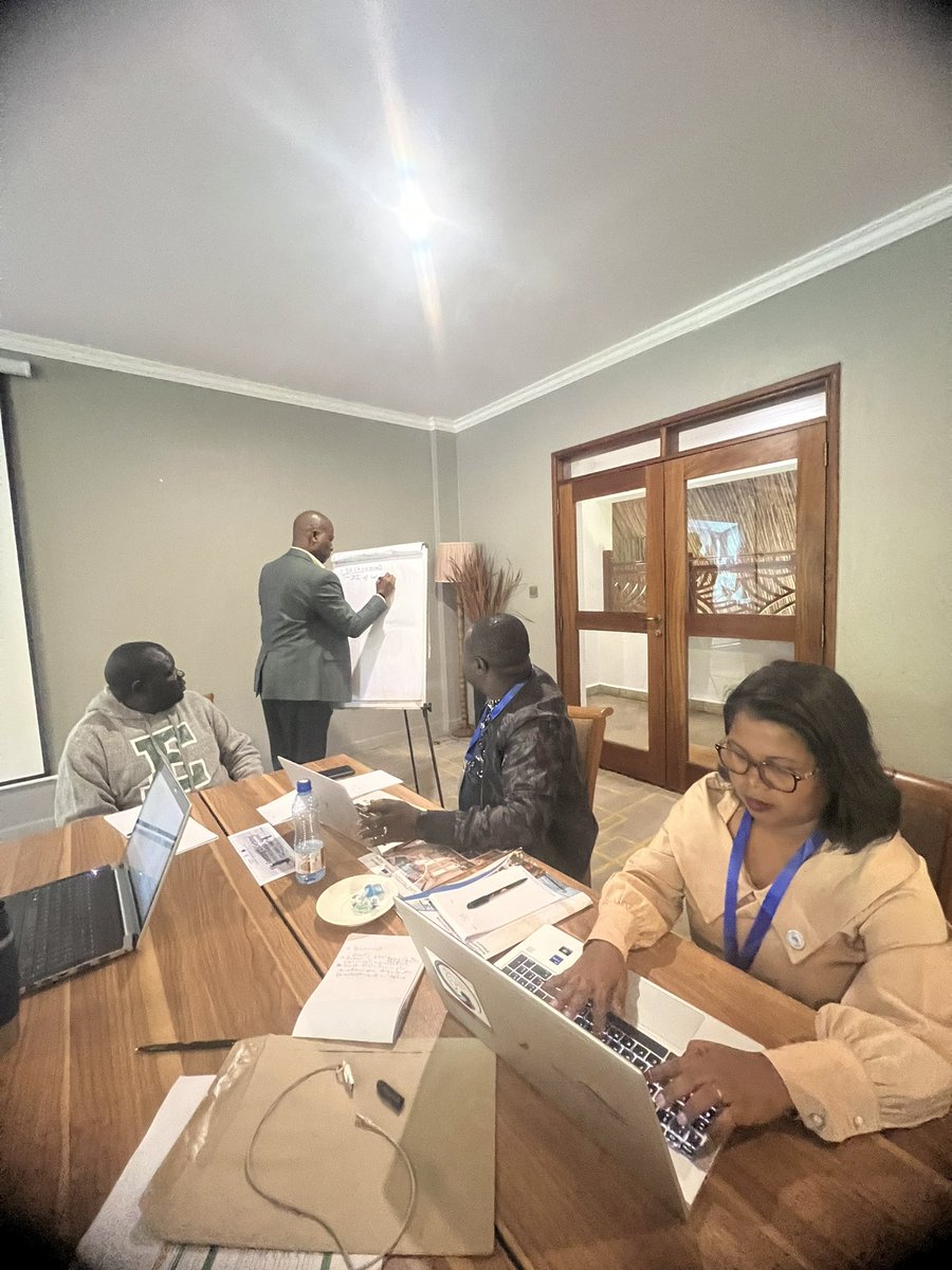 The 3rd Meeting of the Sustainable #Aquaculture Development Working Group is on. Ms. Muritu, Director of Fisheries & Aquaculture Development, noted Africa's aquaculture potential for socio-economic growth & emphasized the need for fisheries reforms. More: shorturl.at/opwCY