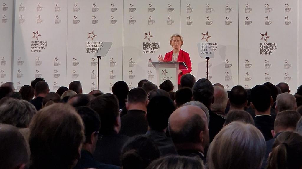 A call to turbocharge Europe's defence industrial capacity by <a href="/vonderleyen/">Ursula von der Leyen</a> at #EDSS2024:
We need to spend better, spend European and spend together. We need improve preparedness as a whole of society approach, and strengthen the partnership between #EU and #NATO.