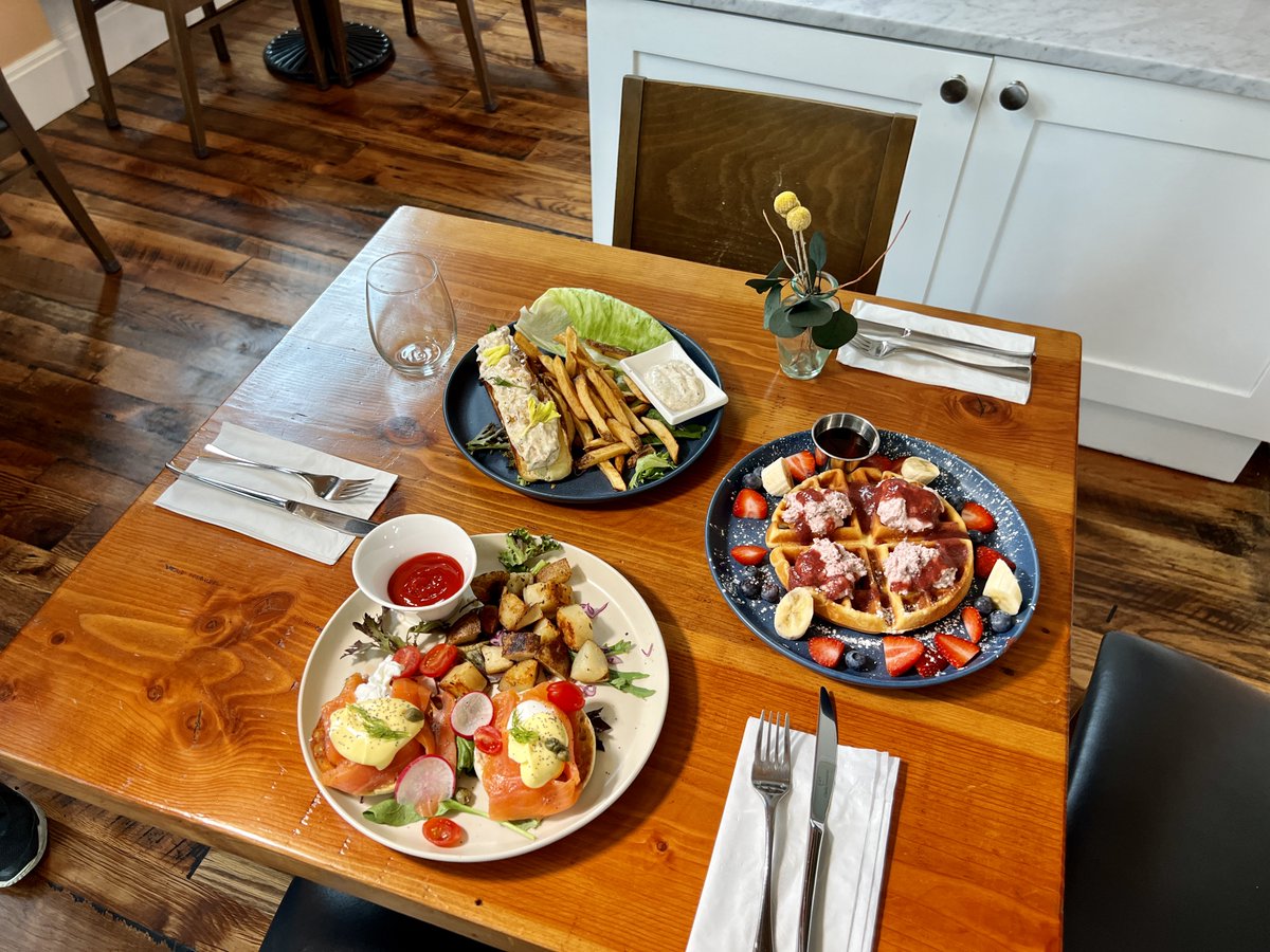 Brunch spot alert! 🚨 Check out Sofra Kitchen in Midtown Crossing for a unique #OmahaWeekend. Their menu? A delicious mix of European flavors plus all your traditional breakfast favorites: bit.ly/3TOtKRq