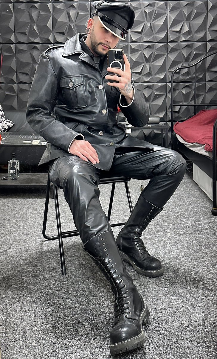 Yes Sir? #gay #tattoos #piercings #fetish #leather #leatherfetish #dom #switch #sub #bdsm #game #hard #model #rt #retweet