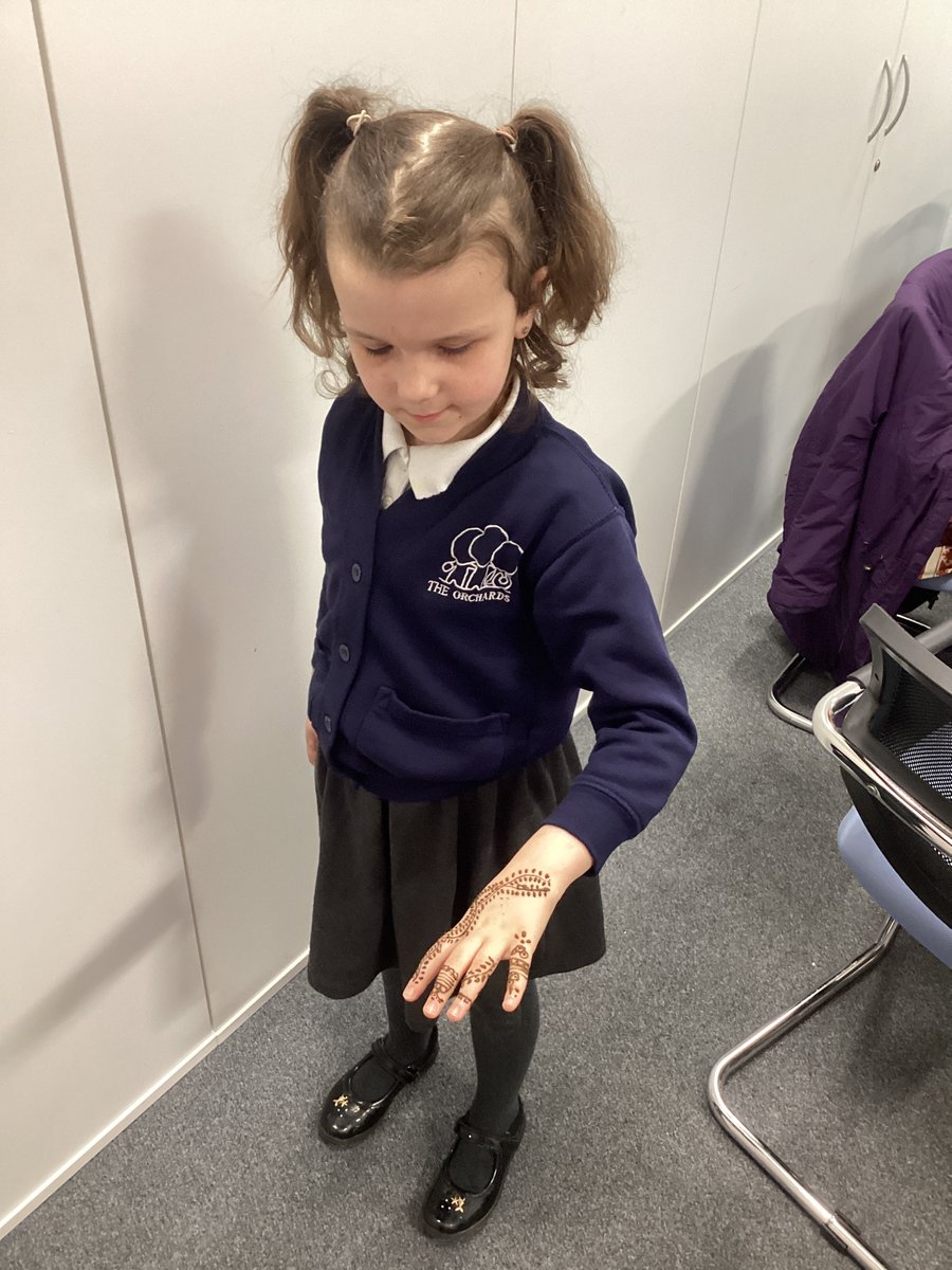 The children loved the experience of Henna Hand Painting last week at The Orchards. What a great way to really learn about other faiths and cultures. Thank you as always to our wonderful parent community for your support #Eid #Henna #culturalcapital