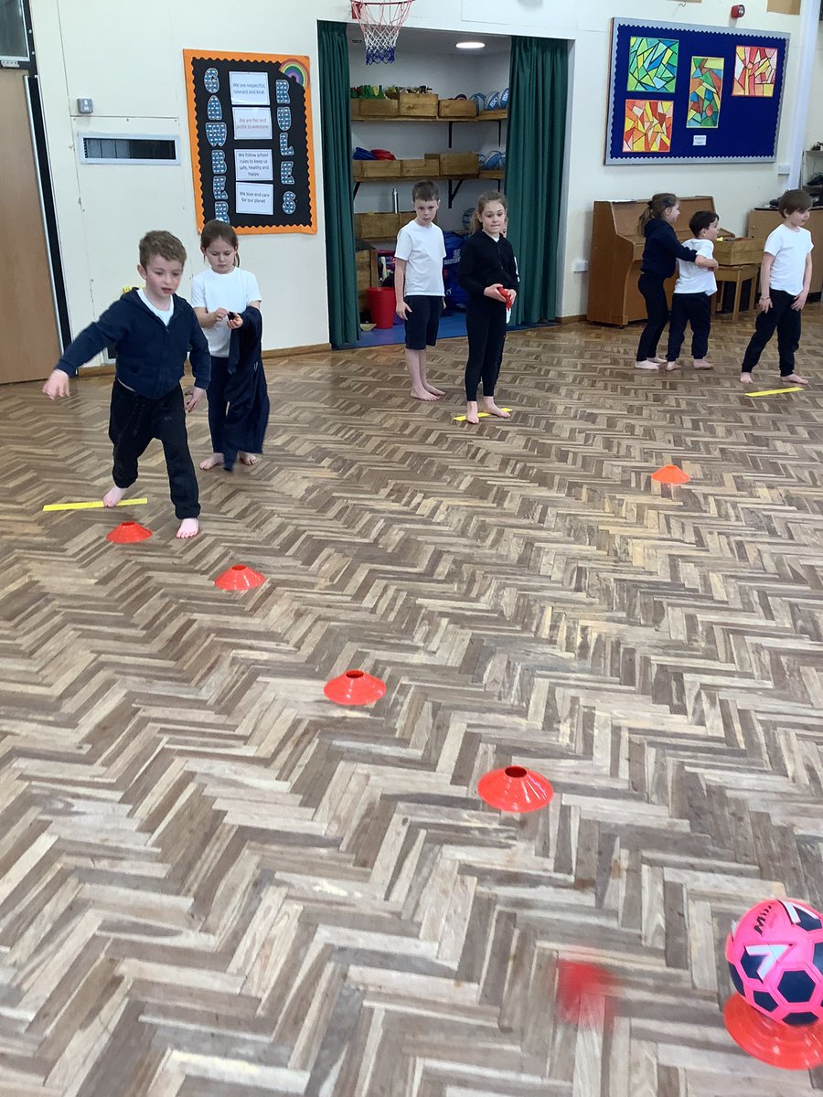 Class 2 have been practicing their over and underarm throwing today in lots of fun target games! 🎯 #GawberPE #GawberSuperstars