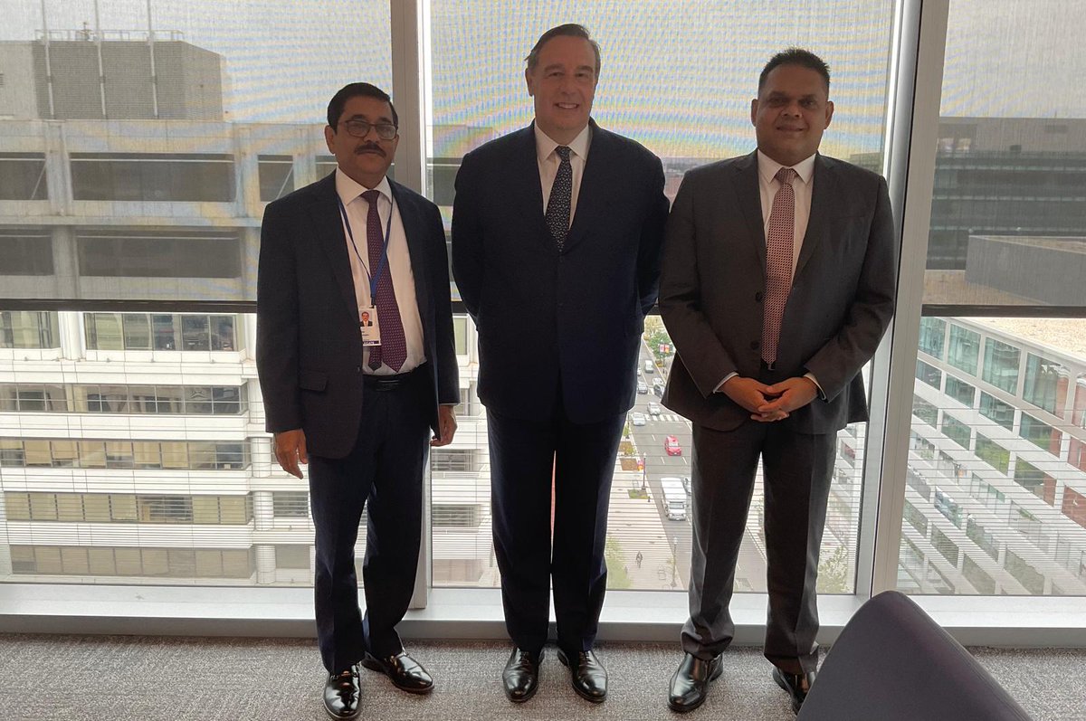 Private sector engagement is key to boost Sri Lanka’s growth & pave the way for a resilient future. Good exchange today with his Hon. Shehan Semasinghe, State Minister of Finance, Dr. P Nandalal Weerasinghe, Central Bank Governor, & their esteemed colleagues. #WBGMeetings