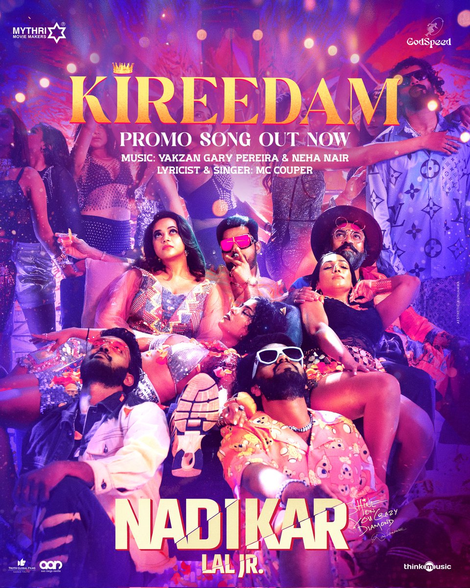 David Padikkal is here to claim the 👑 #Kireedam

#Nadikar Promo song out now!

- youtu.be/vsUxN_B7x9Q

#ShineOnYouCrazyDiamond 
@ttovino @SoubinShahir @Godspeedoffcl @IamLalJr @thinkmusicindia @kjobkurian @Truthglobalofcl 

#TovinoThomas #LalJr #JeanLal #BaluVarghese