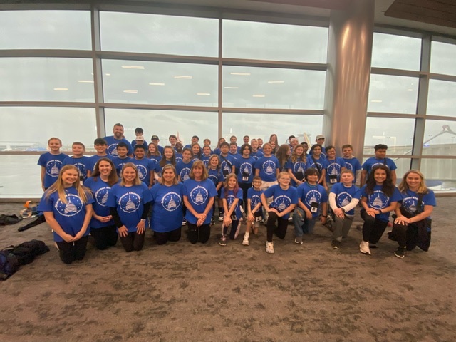 BriarwoodES's tweet photo. These G5 and G6 students are loaded and ready to take off for Washington DC! ✈️ https://t.co/0AGscCUHd5