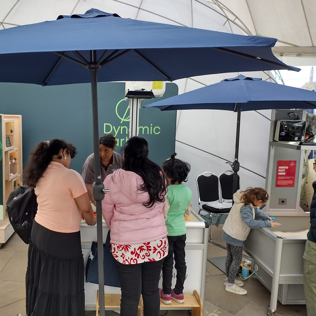 UK_CEH's tweet photo. Our @HydroJules team had a great time at #EdSciFest @ourdynamicearth last week!

We debuted our Augmented Reality sandbox, a fun way to understand floods &amp; droughts in catchments 🌊

And we had engaging conversations on water cycle science &amp; hydrology's importance in our lives 💧 https://t.co/fhhtqNmjlK