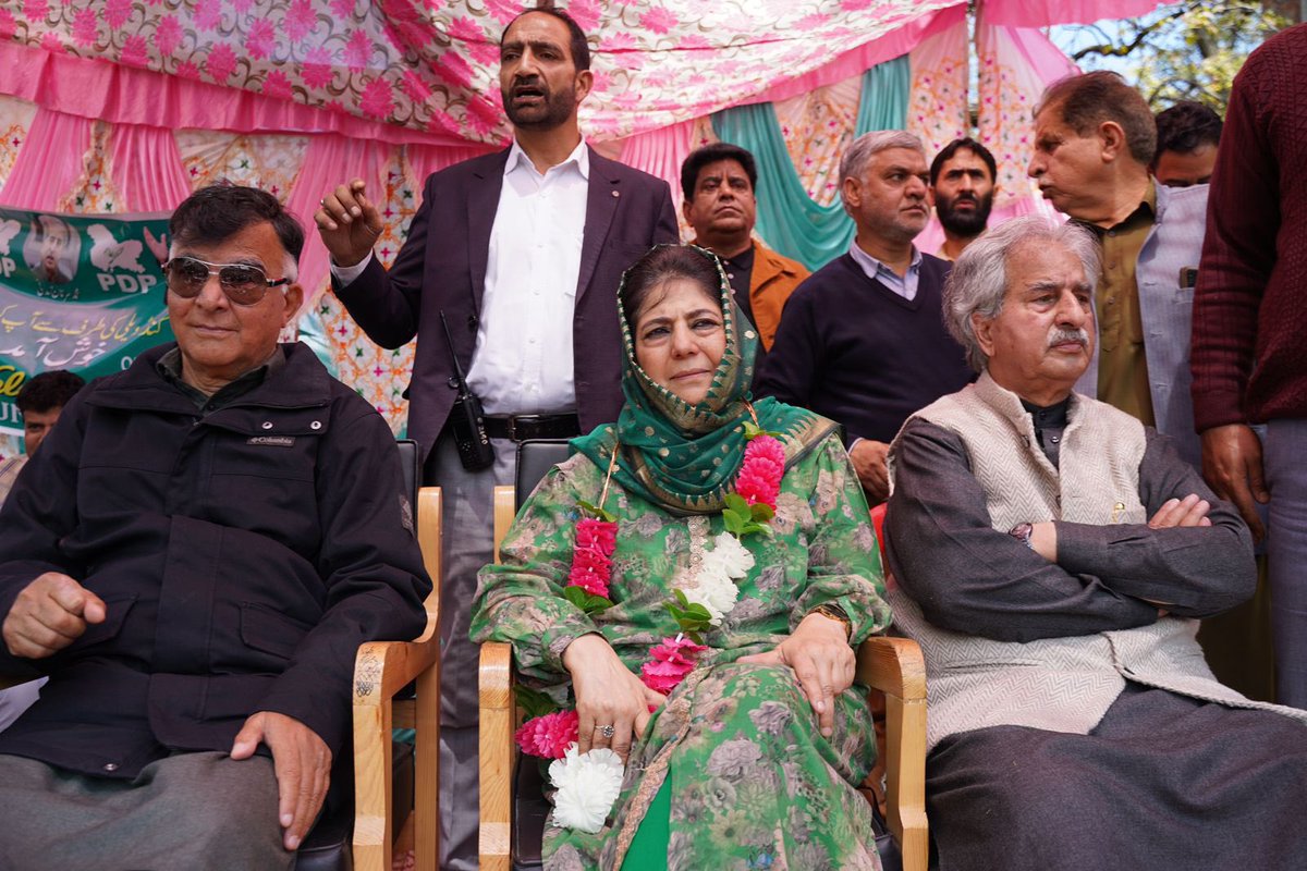 MehboobaMufti tweet picture