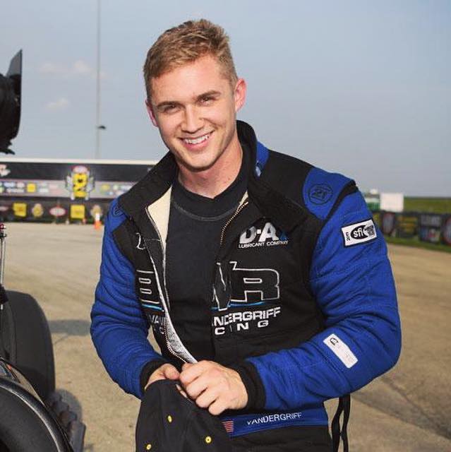 Jordan Vandergriff testing a Funny Car in Vegas? #DragRacingNews #PEAKSquad #CompetitionPlus
FTI RUMOR MILL - competitionplus.com/drag-racing/ru…