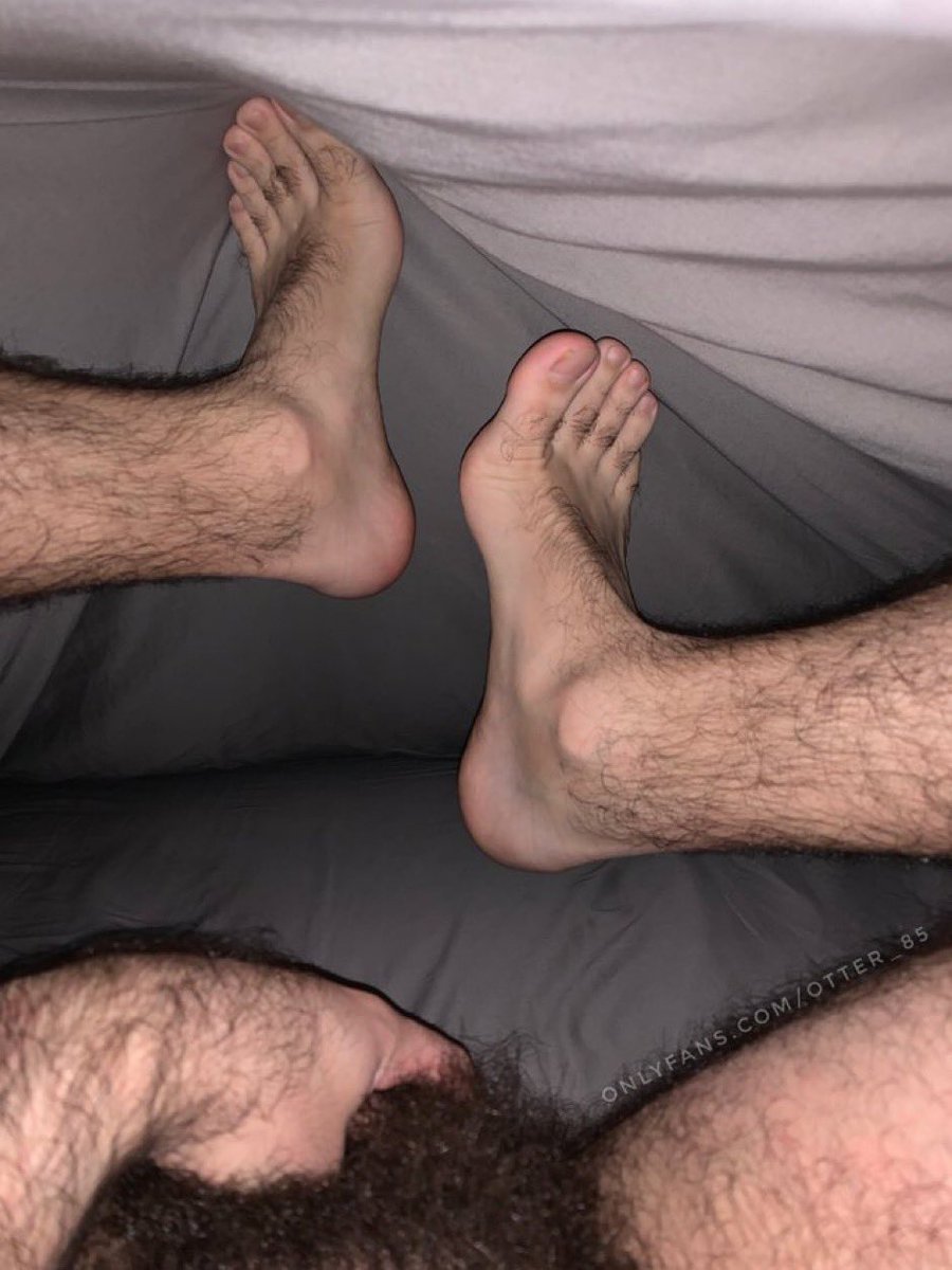 Hairy bush and feet 🌳🦶🏼 Great combo, don’t you think?