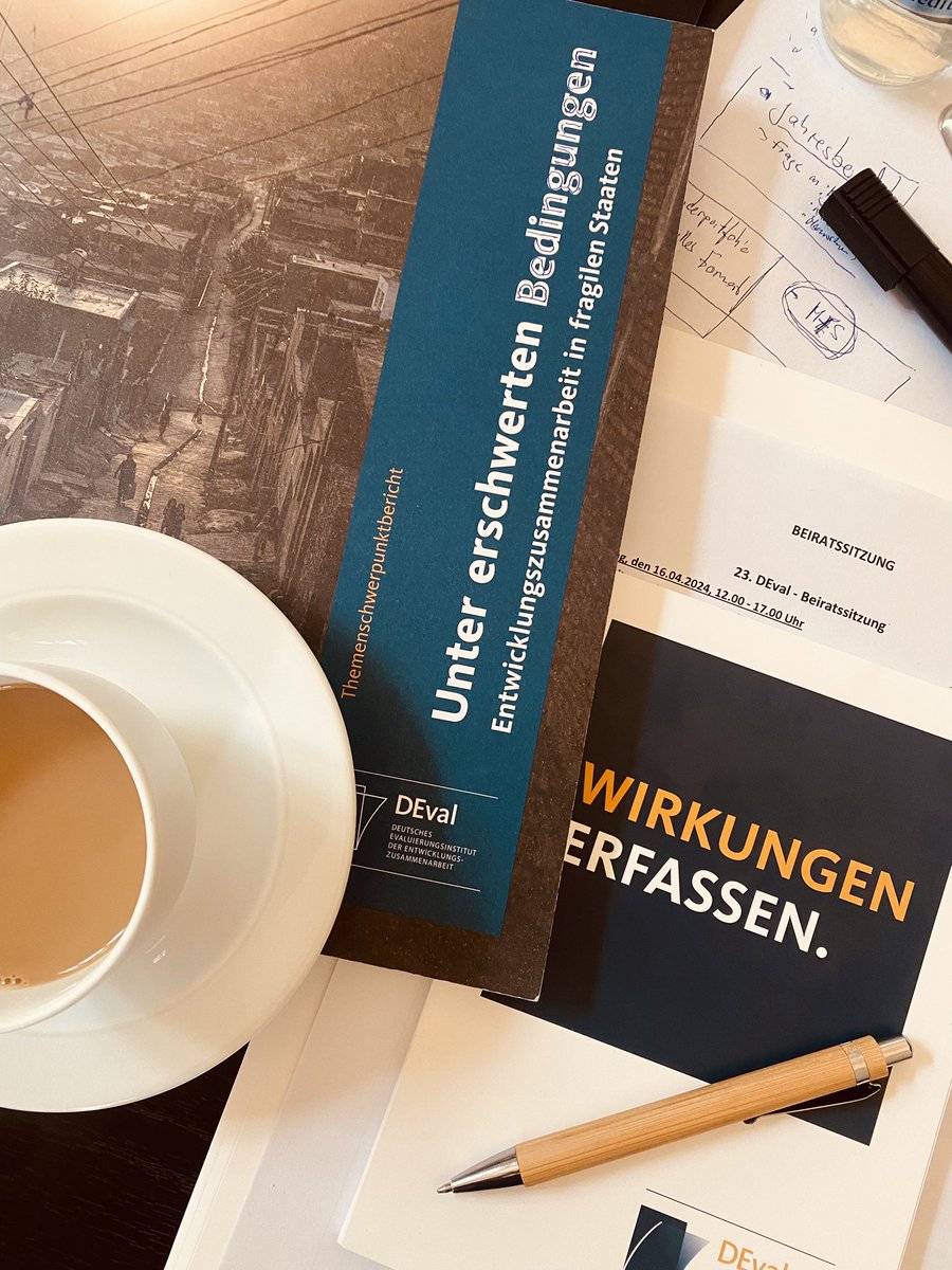 In der deutschen #Entwicklungszusammenarbeit existiert ein international anerkanntes Evaluierungssystem. Am @DEval_Institute berichten wir in unserem Fachbeirat Wissenschaft Zivilgesellschaft und Abgeordneten aus allen Fraktionen des @Bundestag über unsere Arbeit