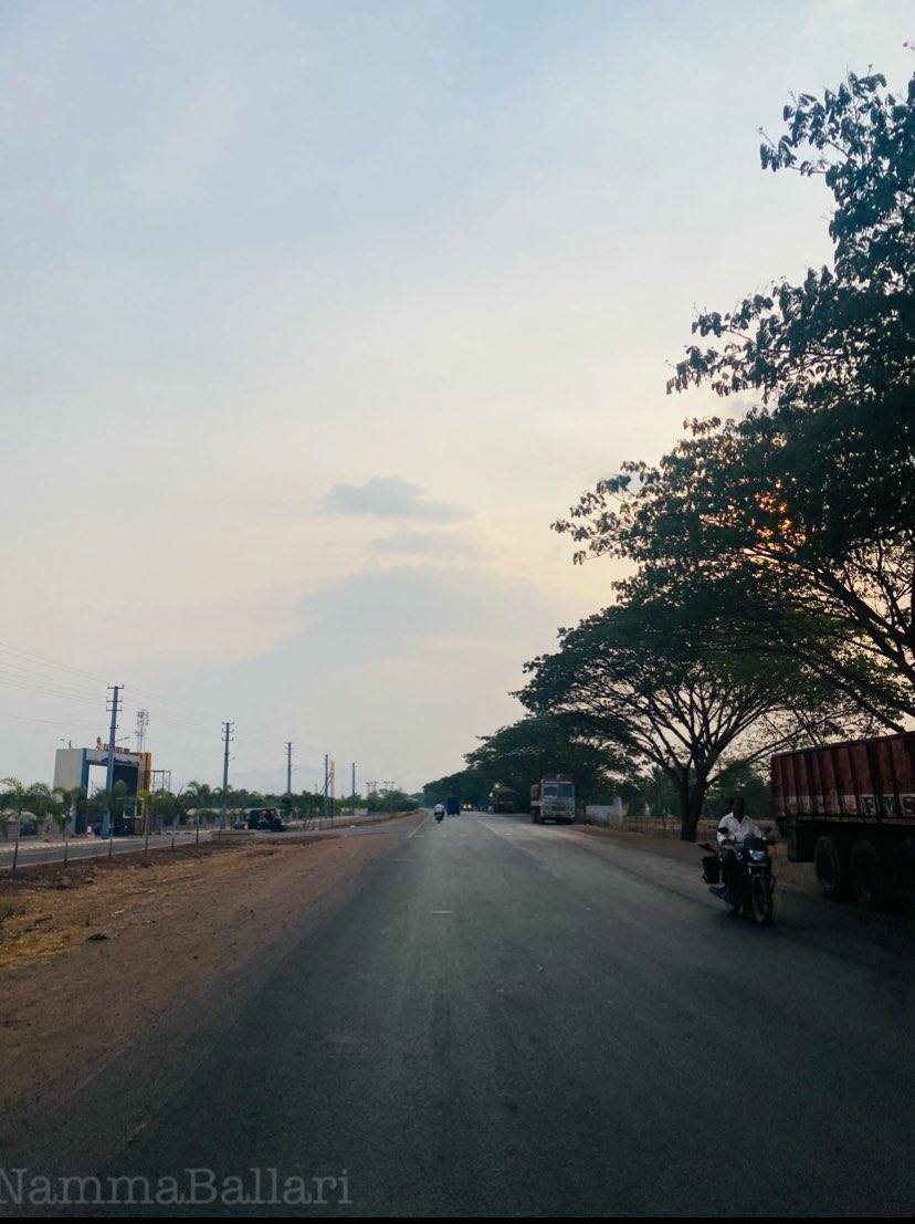 Old #Bellary city bypass. 

This road will be completely abandoned after 6-8 Months, new bellary bypass construction is going on in good pace.