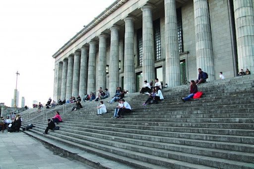 Hay que terminar con esta difamación del gobierno. No lo vamos a dejar pasar. La educación pública, las universidades nacionales, son las únicas que garantizan la pluralidad ideológica y que admiten la política democrática. Marcho el 23. Milei pare de agredir y de mentir.