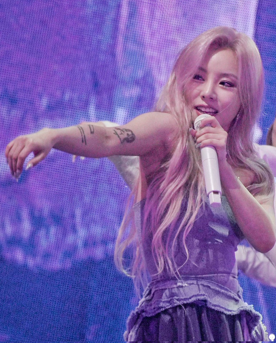 slowwalkbaby's tweet photo. #마마무 #휘인 #HappyWheeinDay https://t.co/tDYsvtouuj