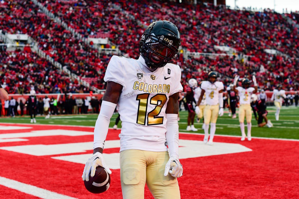 5xHorns's tweet photo. Blessed to announce my commitment to The University of Colorado after sending a DM to @ShiloSanders ! My football journey may have started yesterday but that’s besides the point. #SkoBuffs #CU #Winning #DaddyBall #Legendary https://t.co/xQ8ekxXNt9