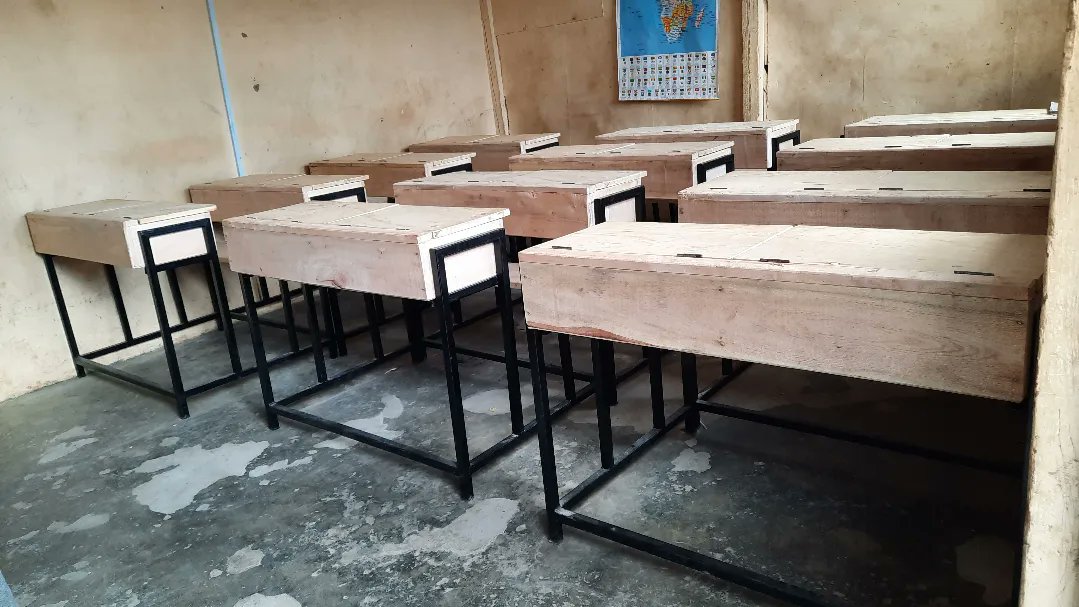 WelicarC's tweet photo. Gratitude knows no bounds! A generous soul has once again touched our hearts with a gift of 12 locker desks for our students. 🌟 Thank you to our silent hero for believing in our cause. Join us in making a difference! Together, we can create brighter futures for our learners. 💙 https://t.co/WGg75TVsMi