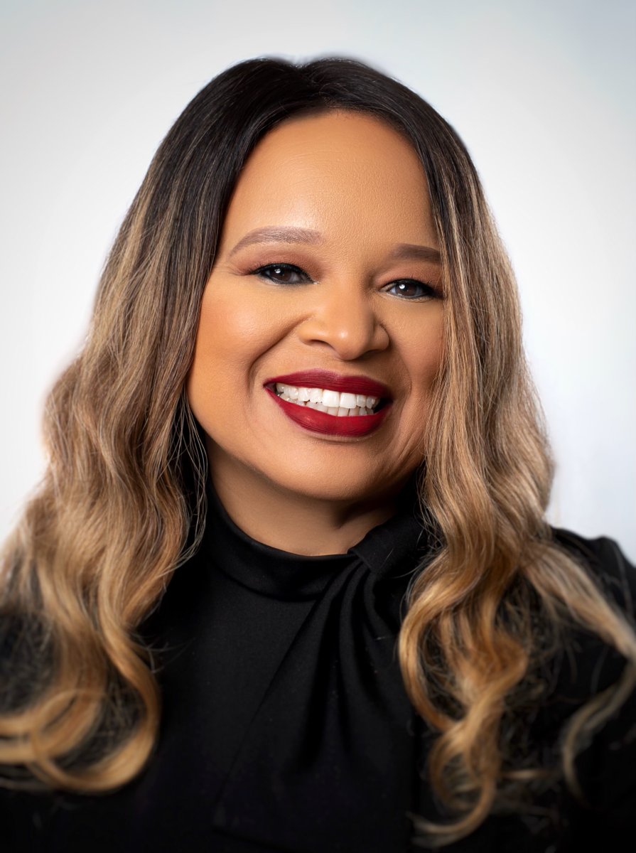 Eskenazi Health celebrates Kimberly McElroy-Jones, Ph.D., DMin, director of community partnerships for community health at Eskenazi Health, upon being recognized at the Center for Leadership Development’s 2024 Minority Achievers Awards & Scholarship Gala.