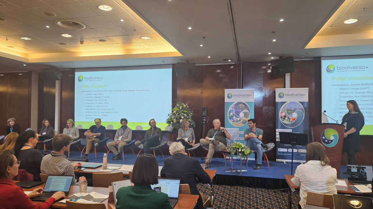 BiodiversaPlus's tweet photo. Last panel of the day with #BioMonI, #CoForFunc, #ForBioMon, #ForestWeb30, #GINAMO, #GRASS4FUN, #METAPLANTCODE, #MiDiPeat, #MOTIVATE.
Last chance to ask your questions!
👉 https://t.co/cBQTLcsbgW
#BiodivMonTallinn https://t.co/oNuSb4HBsf
