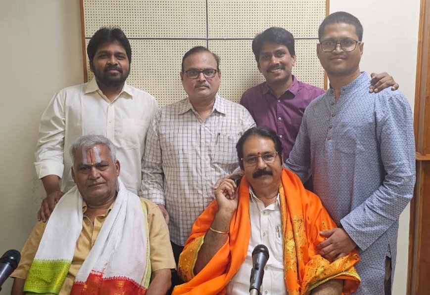 Pic: Commentators: sitting (L - R) Sri A.Sriramkumar and Sri A.Muralikrishna Staff who made the Sriramanavami commentary a memorable event with all arrangements. (L - R): Sundeep, Phaneendra, Raghu and Karya 👏👏👏👏