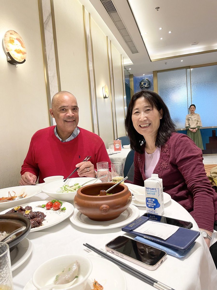 Shanghai, China  - Another delightful dinner - Keep Loving, Keep Living | 保持热爱, 保持生活 | Sigue Amando, Sigue Viviendo | #visitarGE 🇬🇶 #GuineaEcuatorial