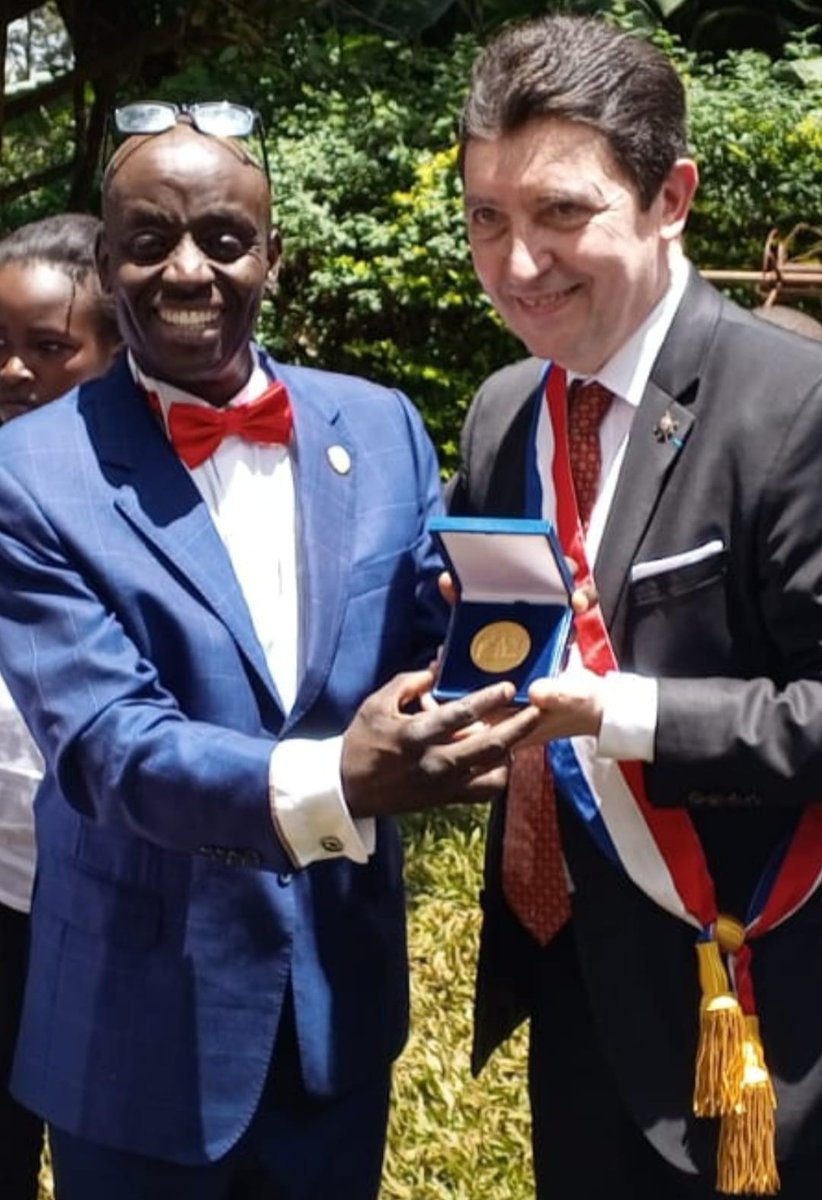 Honoré de recevoir la médaille d'honneur du senat français reconnaissant de l'initiative lancée dans mon village, Mitahato, Kenya, pour familiariser les enfants à la langue française, augmenter leurs chances d'emploi partout dans le monde. Remise par senateur Olivier Cadic