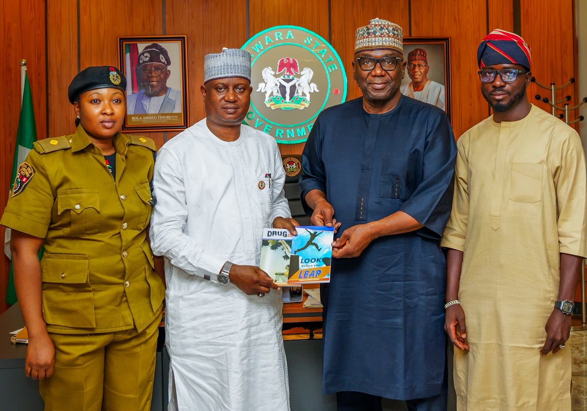 I had a strategic engagement with my Principal @RealAARahman alongside the NDLEA Kwara Commander to brief him about my activities in-line with his vision and also to discuss strengthening of drug use policies in the State. He declared total support to ensuring a Drug free Kwara.