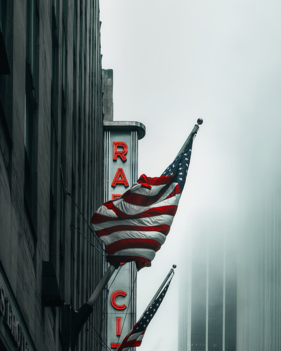 boravsbora's tweet image. quiet morning walks in the city… just me and the camera