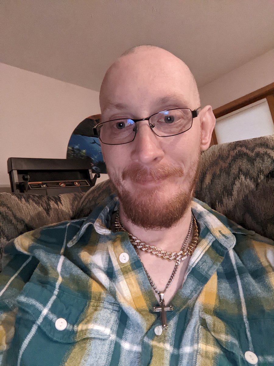 twitch.tv/gamerdad3840 time for an old classic Pokemon gold come hang out with me