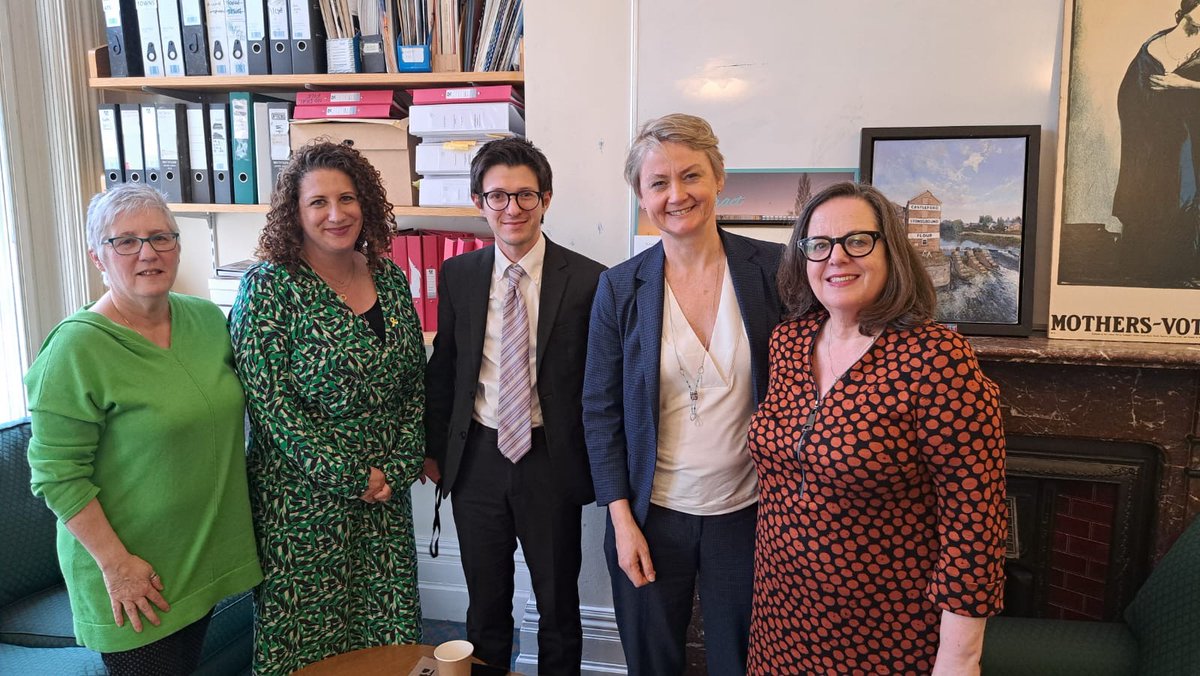 Yesterday we met with @YvetteCooperMP to discuss the varied services we provide to Jewish women and girls affected by domestic abuse and sexual violence. Thank you for your time and willingness to support our work and thank you to the @JLC_uk for facilitating this meeting.