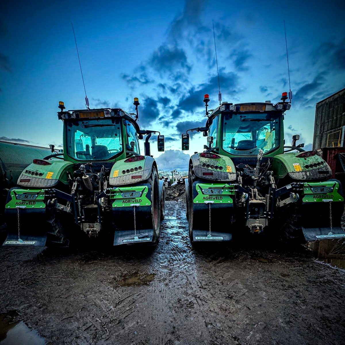 AgriweldLtd's tweet photo. Down and Dirty
Agriweld Ladder Hitch Mudguards on lee Fletchers Fendt's
We offer a ladder hitch version for Tier 4 and up Fendts and 3 point linkage versions for other makes.
#agriweld #fendt #mudguard #tractor #farmlife #farm #machinery #agriculture https://t.co/3hAmUusTZh