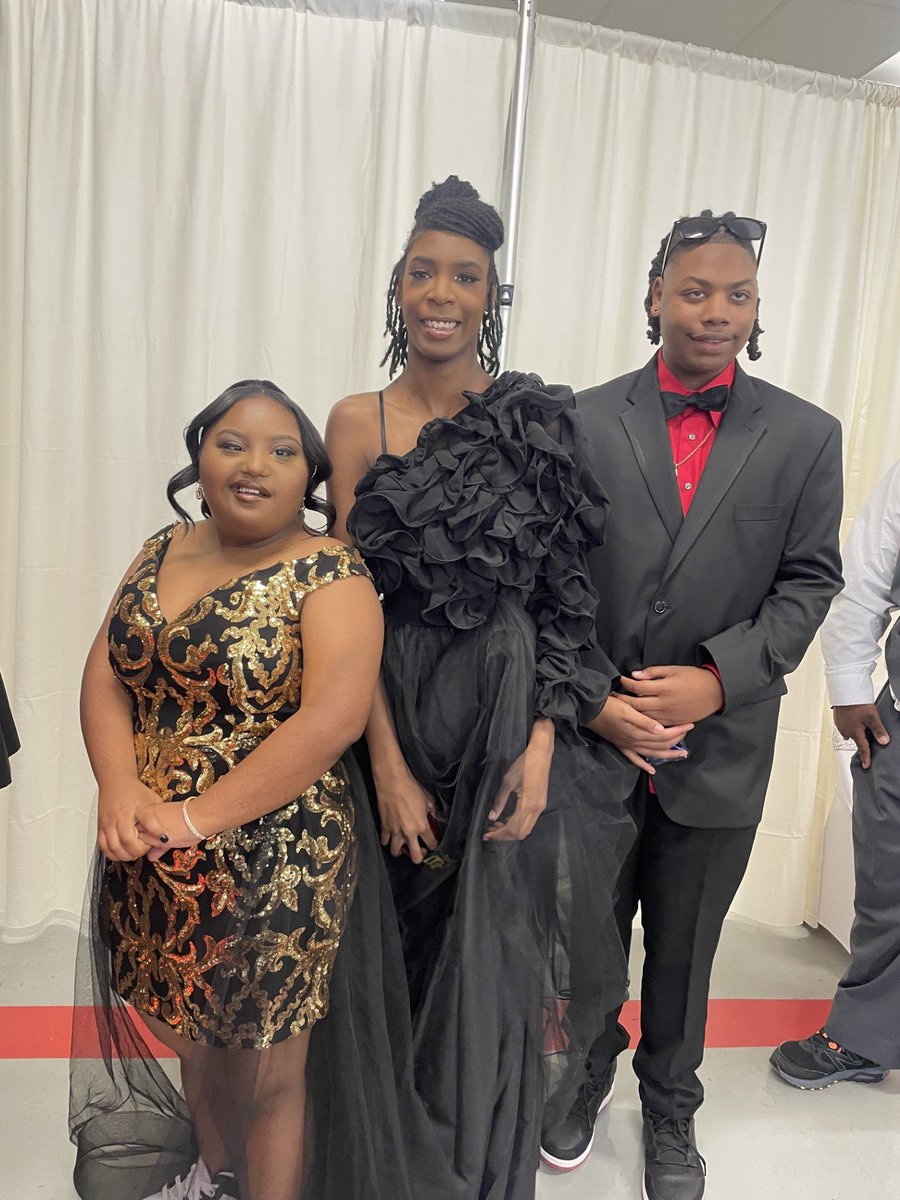 The Glen Oaks High Exceptional Student Services Department held its prom, with the theme 'Sneaker Ball Prom.' Students were adorned in stylish footwear, adding an extra flair to the festivities. For the second year in a row, Glen Oaks extended invitations to Broadmoor High.