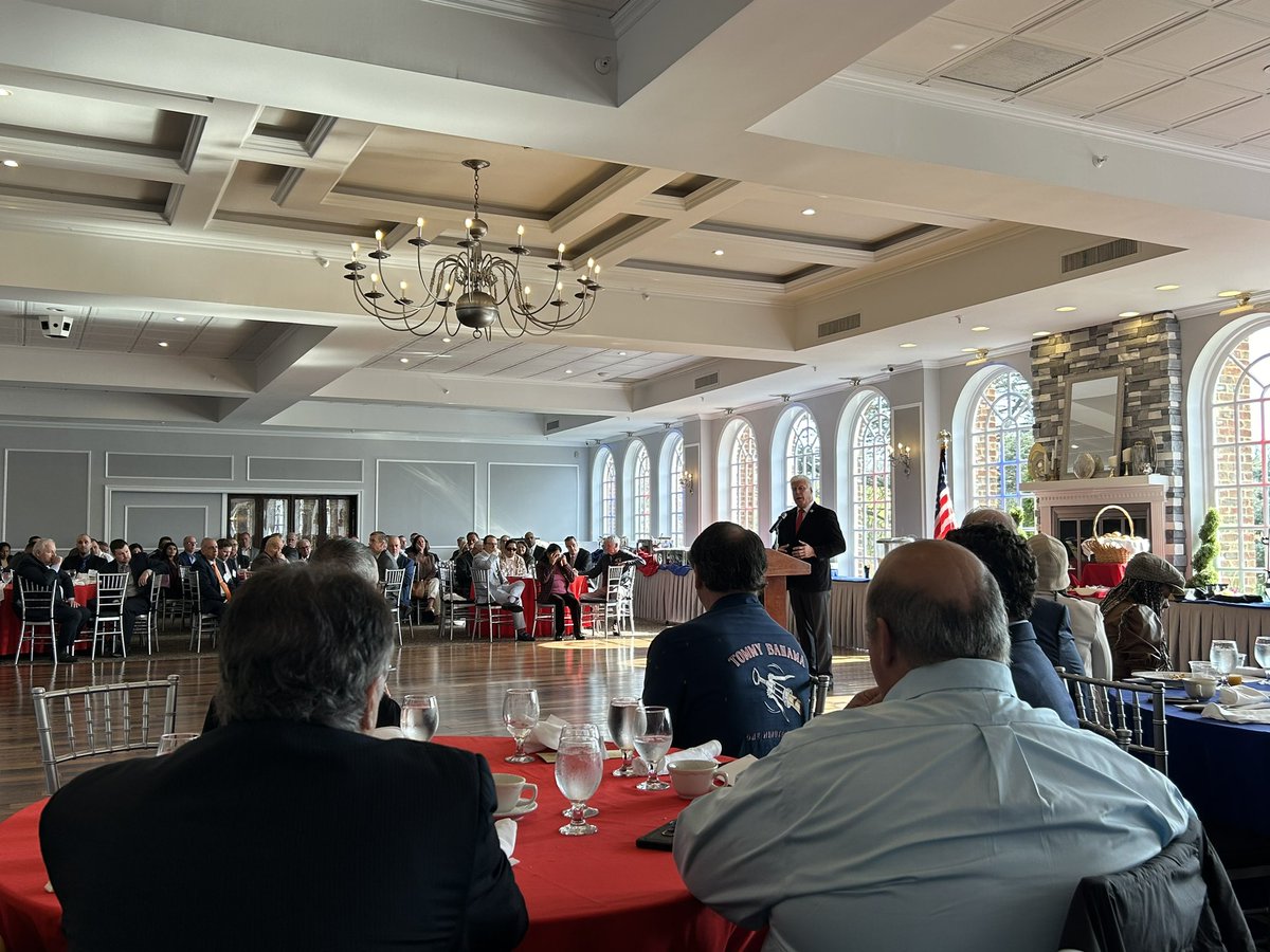 Nassau Suffolk Building Trades Council (@nsbctc) on Twitter photo This morning, President Aracich had the privilege of giving the keynote address at this year’s <a href="/HempsteadTown/">Town of Hempstead</a> IDA’s Economic Update Breakfast. He emphasized the collaboration that is needed between Labor, IDA, developer, and municipality in order to build here on Long Island. This morning, President Aracich had the privilege of giving the keynote address at this year’s <a href="/HempsteadTown/">Town of Hempstead</a> IDA’s Economic Update Breakfast. He emphasized the collaboration that is needed between Labor, IDA, developer, and municipality in order to build here on Long Island.
