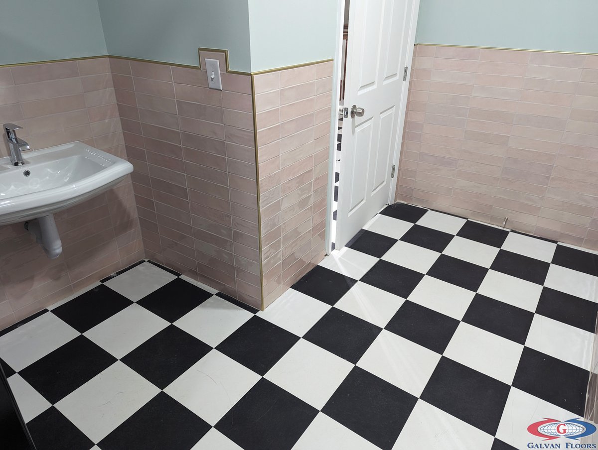 GalvanFloors's tweet photo. Visit a grand opening of one of our projects this weekend!
Go check out Tropic Lady this weekend to celebrate their GRAND OPENING 

Saturday April 20th

Featuring Black &amp; White Vinyl Flooring
@silestone countertops - Miami Vena

Tell us what you think! 
#floors #countertop https://t.co/csZ8ZBD7oa
