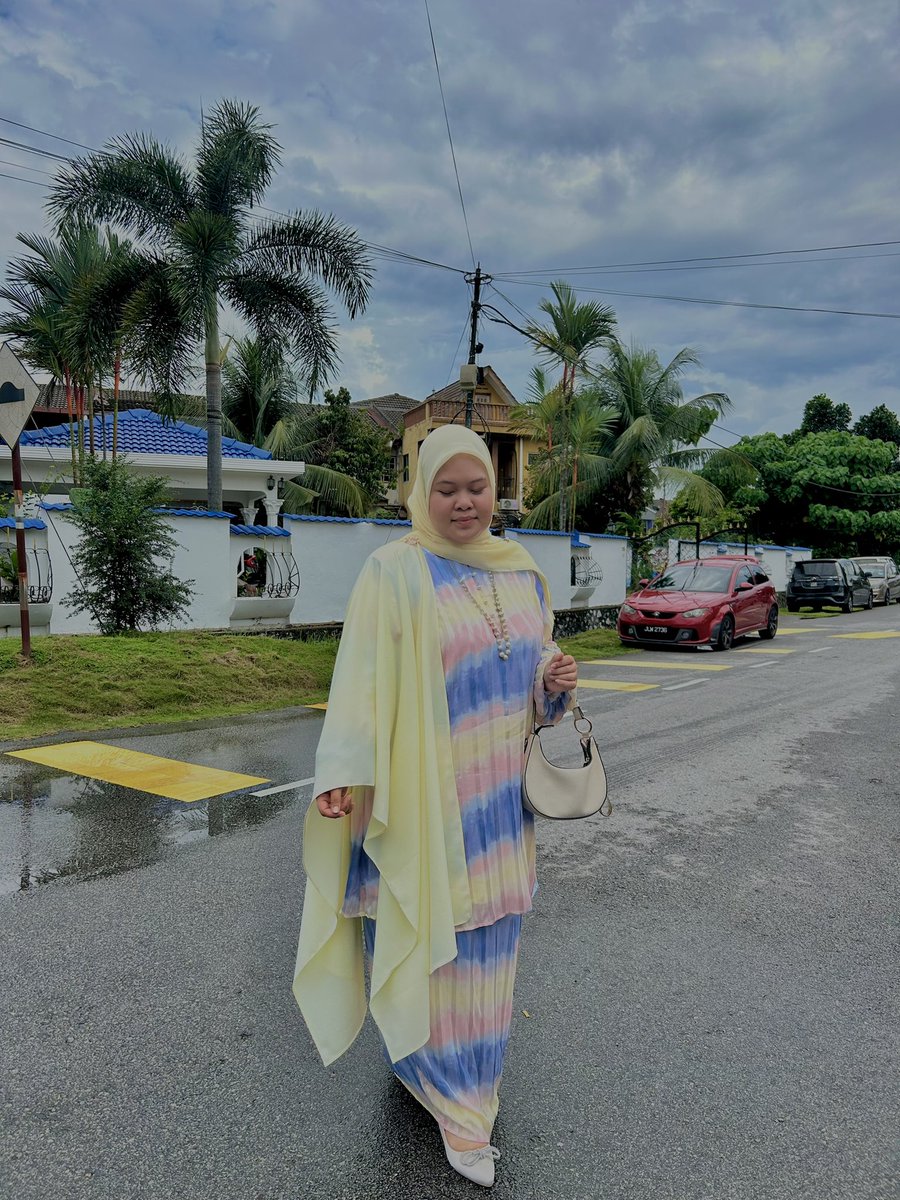 qaiyisya's tweet photo. Raya day 1 
SHRMZB ✨💛🌙 https://t.co/Z9081QBvgP